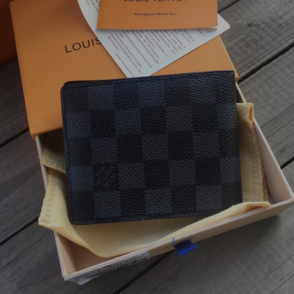 Mens bifold wallet